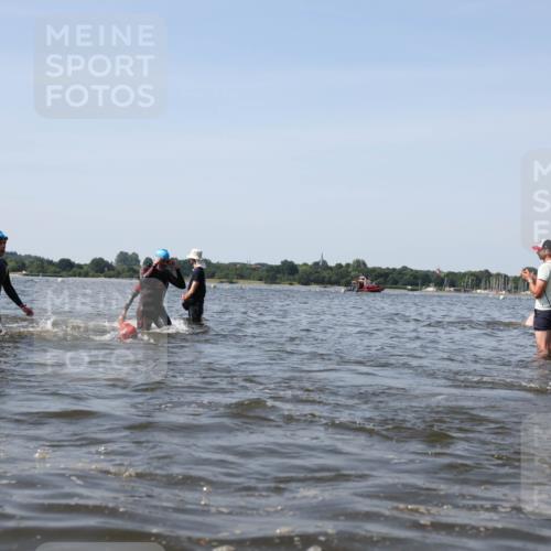 22.06.2025 - Viking Triathlon Michael Strokosch http://msf.ph/oto/8057461 22.06.2025 10:35:31 Schwimmen 20, 47, 62, 107, 127, 134, 154, 320, 395, 415, 482, 508, 602, 632 meine-sportfotos.de
