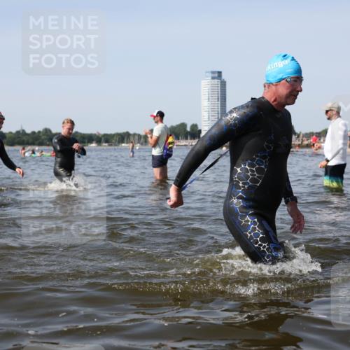 22.06.2025 - Viking Triathlon Michael Strokosch http://msf.ph/oto/8057462 22.06.2025 10:38:21 Schwimmen 61, 72, 89, 209, 269, 398, 419, 428, 447, 509, 535, 603, 662 meine-sportfotos.de