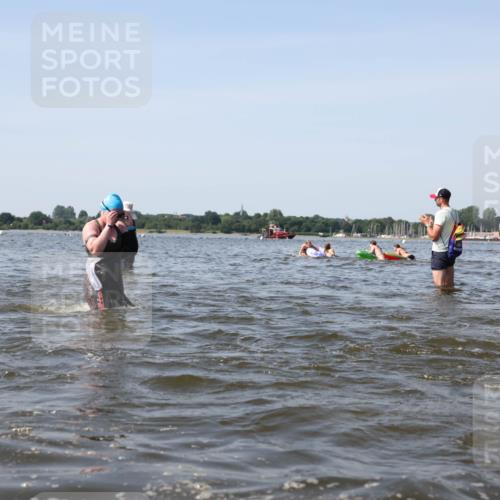 22.06.2025 - Viking Triathlon Michael Strokosch http://msf.ph/oto/8057494 22.06.2025 10:35:38 Schwimmen 20, 47, 62, 107, 127, 134, 154, 415, 482, 602 meine-sportfotos.de
