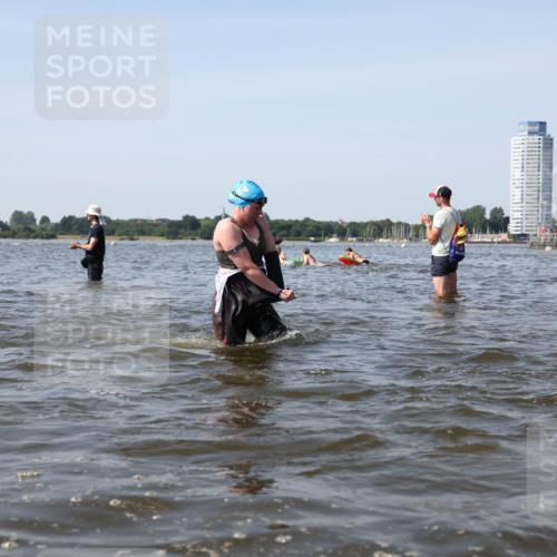 22.06.2025 - Viking Triathlon Michael Strokosch http://msf.ph/oto/8057504 22.06.2025 10:35:39 Schwimmen 20, 47, 62, 107, 127, 134, 154, 415, 602 meine-sportfotos.de