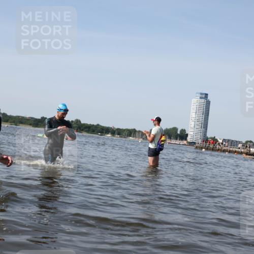 22.06.2025 - Viking Triathlon Michael Strokosch http://msf.ph/oto/8057524 22.06.2025 10:35:53 Schwimmen 265, 313, 377, 552, 636 meine-sportfotos.de