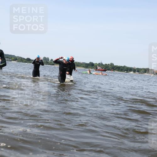 22.06.2025 - Viking Triathlon Michael Strokosch http://msf.ph/oto/8057544 22.06.2025 10:35:57 Schwimmen 19, 265, 313, 377, 448, 552, 636 meine-sportfotos.de