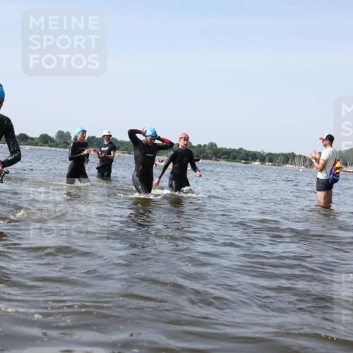 22.06.2025 - Viking Triathlon Michael Strokosch http://msf.ph/oto/8057548 22.06.2025 10:35:58 Schwimmen 19, 265, 313, 377, 448, 552, 636 meine-sportfotos.de