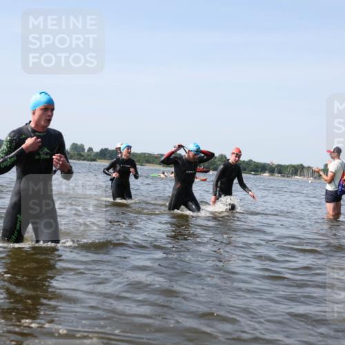 22.06.2025 - Viking Triathlon Michael Strokosch http://msf.ph/oto/8057551 22.06.2025 10:35:59 Schwimmen 19, 265, 313, 377, 448, 552, 636 meine-sportfotos.de
