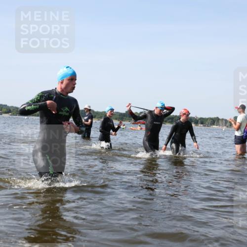 22.06.2025 - Viking Triathlon Michael Strokosch http://msf.ph/oto/8057554 22.06.2025 10:35:59 Schwimmen 19, 265, 313, 377, 448, 552, 636 meine-sportfotos.de