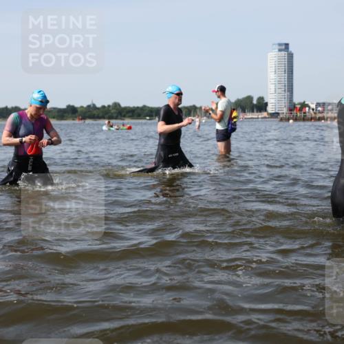 22.06.2025 - Viking Triathlon Michael Strokosch http://msf.ph/oto/8057560 22.06.2025 10:38:36 Schwimmen 22, 85, 156, 164, 215, 269, 315, 327, 398, 419, 428, 509, 535, 601, 603, 659 meine-sportfotos.de