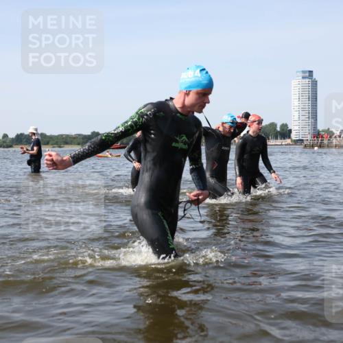 22.06.2025 - Viking Triathlon Michael Strokosch http://msf.ph/oto/8057566 22.06.2025 10:36:00 Schwimmen 19, 265, 313, 377, 448, 552, 636 meine-sportfotos.de