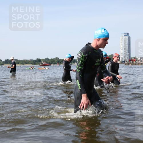 22.06.2025 - Viking Triathlon Michael Strokosch http://msf.ph/oto/8057568 22.06.2025 10:36:01 Schwimmen 19, 265, 313, 377, 448, 552, 636 meine-sportfotos.de