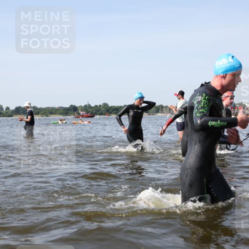 22.06.2025 - Viking Triathlon Michael Strokosch http://msf.ph/oto/8057570 22.06.2025 10:36:01 Schwimmen 19, 265, 313, 377, 448, 552, 636 meine-sportfotos.de