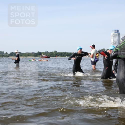 22.06.2025 - Viking Triathlon Michael Strokosch http://msf.ph/oto/8057572 22.06.2025 10:36:01 Schwimmen 19, 265, 313, 377, 448, 552, 636 meine-sportfotos.de