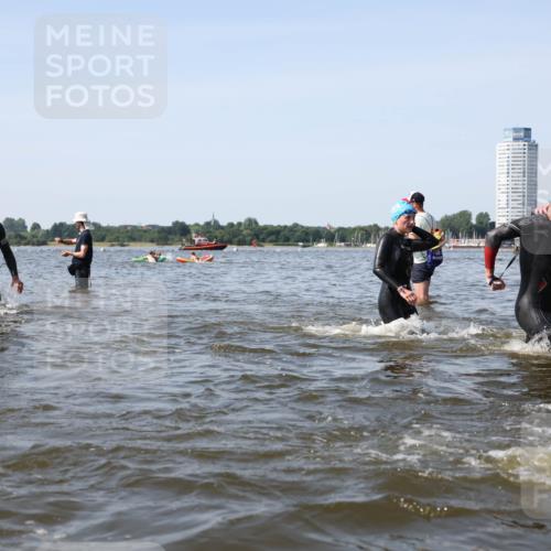22.06.2025 - Viking Triathlon Michael Strokosch http://msf.ph/oto/8057575 22.06.2025 10:36:01 Schwimmen 19, 265, 313, 377, 448, 552, 636 meine-sportfotos.de