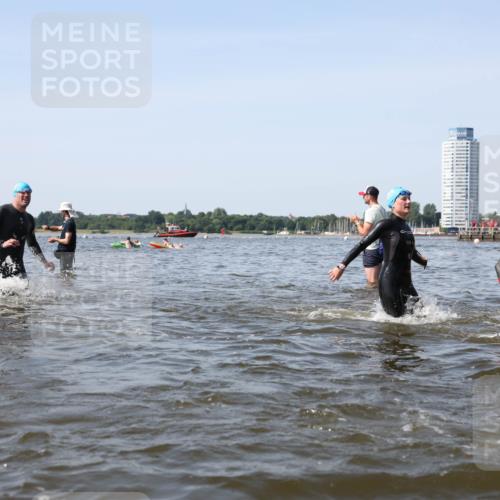 22.06.2025 - Viking Triathlon Michael Strokosch http://msf.ph/oto/8057578 22.06.2025 10:36:02 Schwimmen 19, 265, 313, 377, 448, 552, 636 meine-sportfotos.de