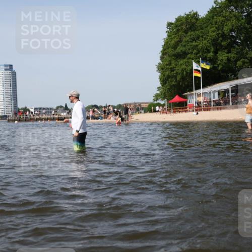 22.06.2025 - Viking Triathlon Michael Strokosch http://msf.ph/oto/8057580 22.06.2025 10:38:41 Schwimmen 22, 85, 135, 156, 164, 211, 215, 315, 327, 419, 601, 603, 659 meine-sportfotos.de