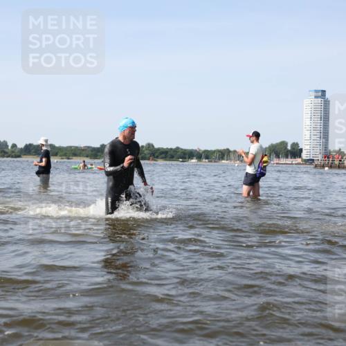 22.06.2025 - Viking Triathlon Michael Strokosch http://msf.ph/oto/8057586 22.06.2025 10:36:03 Schwimmen 19, 265, 313, 377, 448, 552, 636 meine-sportfotos.de