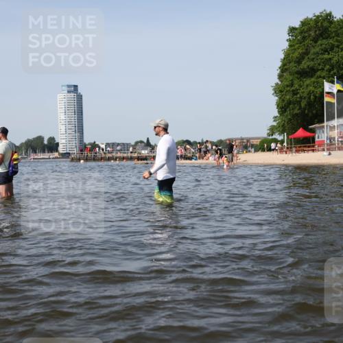 22.06.2025 - Viking Triathlon Michael Strokosch http://msf.ph/oto/8057588 22.06.2025 10:38:42 Schwimmen 22, 85, 135, 156, 164, 211, 215, 315, 327, 336, 419, 601, 659 meine-sportfotos.de