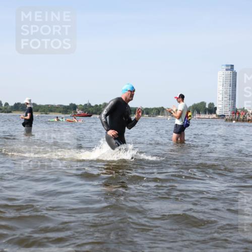 22.06.2025 - Viking Triathlon Michael Strokosch http://msf.ph/oto/8057589 22.06.2025 10:36:04 Schwimmen 19, 265, 313, 377, 448, 636 meine-sportfotos.de