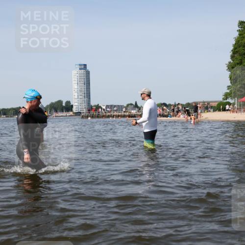 22.06.2025 - Viking Triathlon Michael Strokosch http://msf.ph/oto/8057590 22.06.2025 10:38:42 Schwimmen 22, 85, 135, 156, 164, 211, 215, 315, 327, 336, 419, 601, 659 meine-sportfotos.de