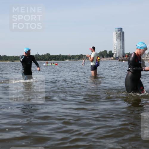 22.06.2025 - Viking Triathlon Michael Strokosch http://msf.ph/oto/8057593 22.06.2025 10:38:43 Schwimmen 22, 85, 135, 156, 164, 211, 215, 315, 327, 336, 601, 659 meine-sportfotos.de