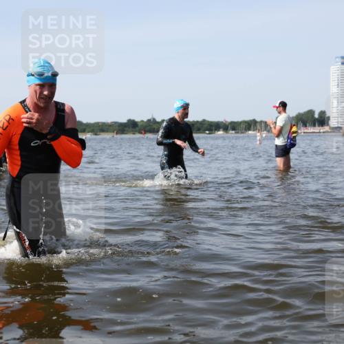22.06.2025 - Viking Triathlon Michael Strokosch http://msf.ph/oto/8057596 22.06.2025 10:38:44 Schwimmen 22, 26, 85, 135, 156, 164, 211, 215, 315, 327, 336, 601, 659 meine-sportfotos.de