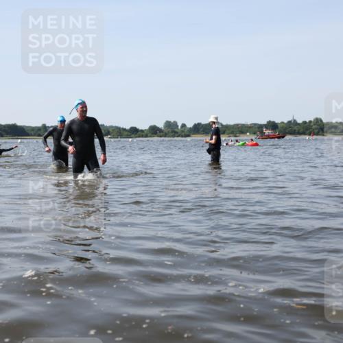 22.06.2025 - Viking Triathlon Michael Strokosch http://msf.ph/oto/8057599 22.06.2025 10:36:12 Schwimmen 19, 101, 313, 334, 377, 407, 448, 636 meine-sportfotos.de