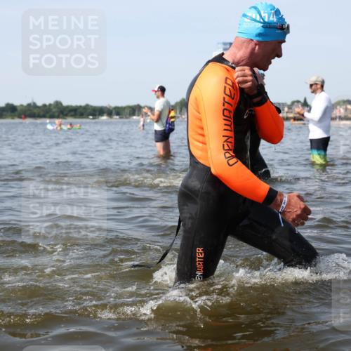 22.06.2025 - Viking Triathlon Michael Strokosch http://msf.ph/oto/8057611 22.06.2025 10:38:45 Schwimmen 26, 85, 135, 156, 164, 210, 211, 215, 315, 327, 336, 601 meine-sportfotos.de