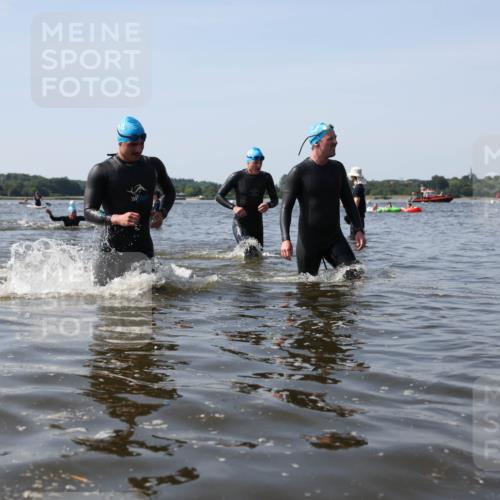 22.06.2025 - Viking Triathlon Michael Strokosch http://msf.ph/oto/8057620 22.06.2025 10:36:15 Schwimmen 19, 88, 101, 334, 407, 448 meine-sportfotos.de