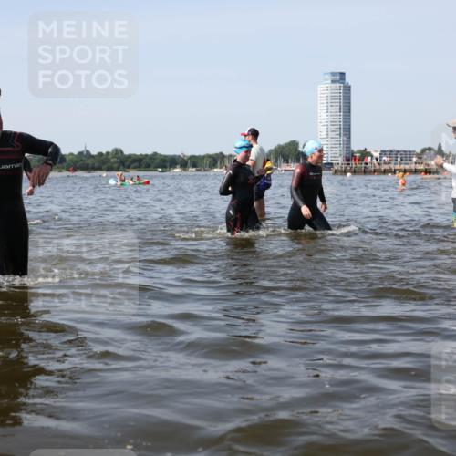 22.06.2025 - Viking Triathlon Michael Strokosch http://msf.ph/oto/8057627 22.06.2025 10:38:51 Schwimmen 26, 40, 57, 135, 164, 185, 210, 211, 315, 327, 336, 408, 416 meine-sportfotos.de