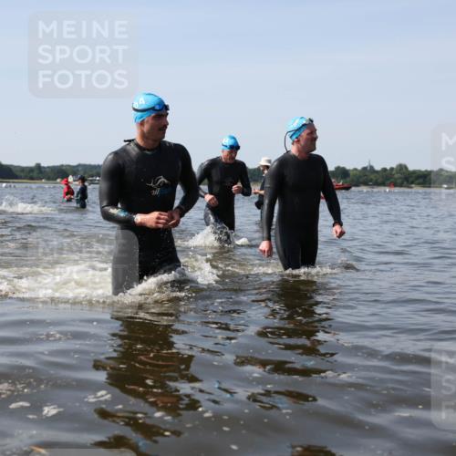 22.06.2025 - Viking Triathlon Michael Strokosch http://msf.ph/oto/8057628 22.06.2025 10:36:16 Schwimmen 88, 101, 334, 407 meine-sportfotos.de