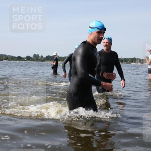 22.06.2025 - Viking Triathlon Michael Strokosch http://msf.ph/oto/8057641 22.06.2025 10:36:17 Schwimmen 88, 101, 334, 407 meine-sportfotos.de