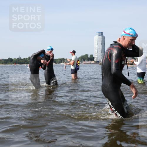 22.06.2025 - Viking Triathlon Michael Strokosch http://msf.ph/oto/8057642 22.06.2025 10:38:53 Schwimmen 26, 40, 57, 135, 164, 181, 185, 210, 211, 315, 327, 336, 408, 416, 451 meine-sportfotos.de