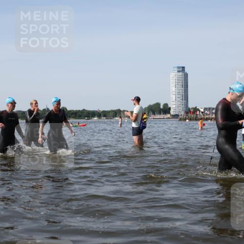22.06.2025 - Viking Triathlon Michael Strokosch http://msf.ph/oto/8057653 22.06.2025 10:38:56 Schwimmen 26, 40, 57, 135, 148, 181, 185, 210, 211, 327, 336, 408, 416, 451, 654 meine-sportfotos.de
