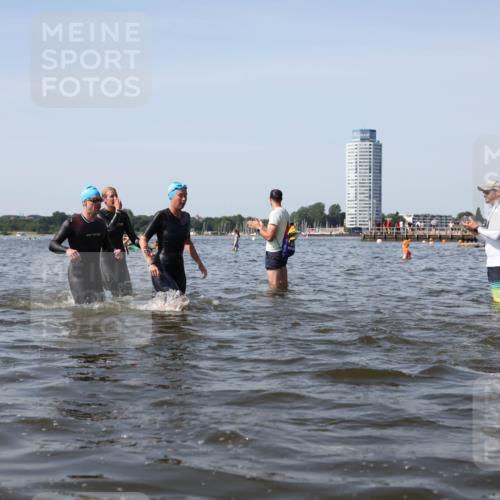 22.06.2025 - Viking Triathlon Michael Strokosch http://msf.ph/oto/8057654 22.06.2025 10:38:57 Schwimmen 26, 40, 57, 79, 135, 148, 181, 185, 210, 211, 336, 408, 416, 451, 654 meine-sportfotos.de