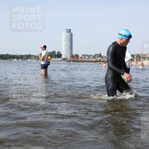 22.06.2025 - Viking Triathlon Michael Strokosch http://msf.ph/oto/8057656 22.06.2025 10:36:20 Schwimmen 42, 88, 101, 334, 407 meine-sportfotos.de