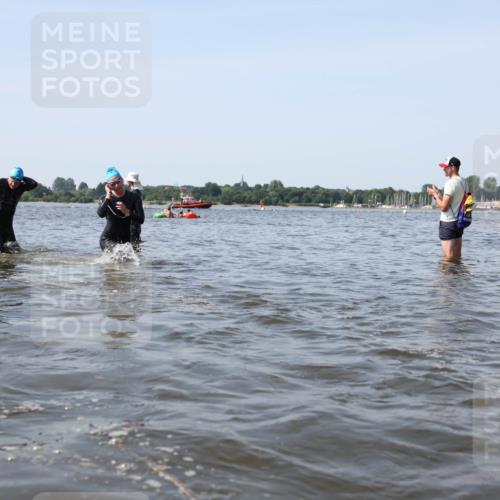 22.06.2025 - Viking Triathlon Michael Strokosch http://msf.ph/oto/8057659 22.06.2025 10:36:23 Schwimmen 42, 88, 101, 232, 251, 334, 407 meine-sportfotos.de