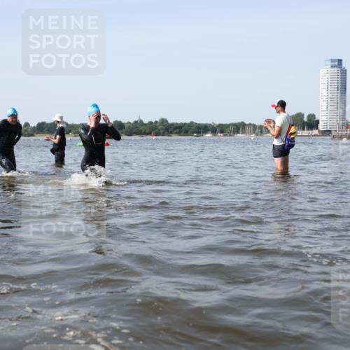 22.06.2025 - Viking Triathlon Michael Strokosch http://msf.ph/oto/8057664 22.06.2025 10:36:24 Schwimmen 42, 88, 101, 232, 251, 334, 407 meine-sportfotos.de
