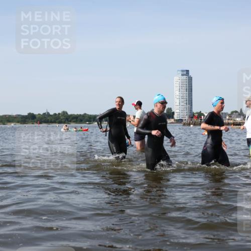 22.06.2025 - Viking Triathlon Michael Strokosch http://msf.ph/oto/8057665 22.06.2025 10:38:59 Schwimmen 26, 40, 57, 79, 135, 148, 181, 185, 210, 211, 336, 351, 408, 416, 451, 654 meine-sportfotos.de
