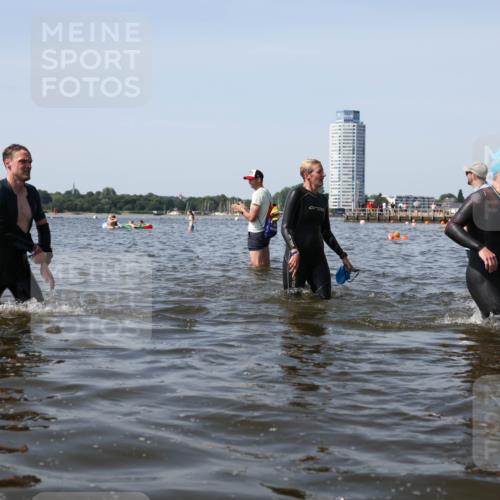 22.06.2025 - Viking Triathlon Michael Strokosch http://msf.ph/oto/8057672 22.06.2025 10:39:00 Schwimmen 26, 40, 57, 79, 148, 181, 185, 210, 211, 295, 336, 351, 408, 416, 451, 654 meine-sportfotos.de
