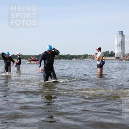 22.06.2025 - Viking Triathlon Michael Strokosch http://msf.ph/oto/8057676 22.06.2025 10:36:27 Schwimmen 42, 88, 101, 232, 251, 334 meine-sportfotos.de