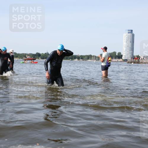 22.06.2025 - Viking Triathlon Michael Strokosch http://msf.ph/oto/8057677 22.06.2025 10:36:28 Schwimmen 42, 88, 101, 232, 251, 332, 334 meine-sportfotos.de