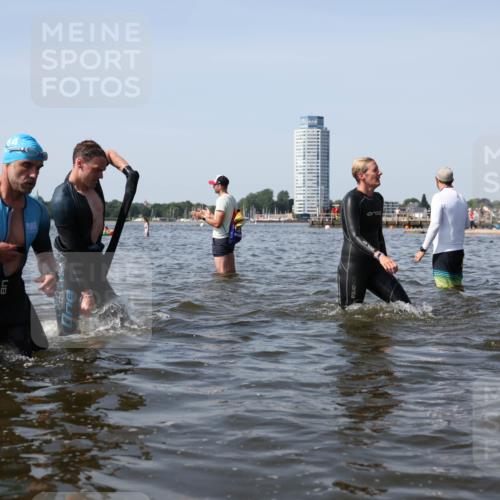 22.06.2025 - Viking Triathlon Michael Strokosch http://msf.ph/oto/8057678 22.06.2025 10:39:01 Schwimmen 26, 40, 57, 79, 148, 181, 185, 210, 211, 295, 336, 351, 408, 416, 451, 654 meine-sportfotos.de