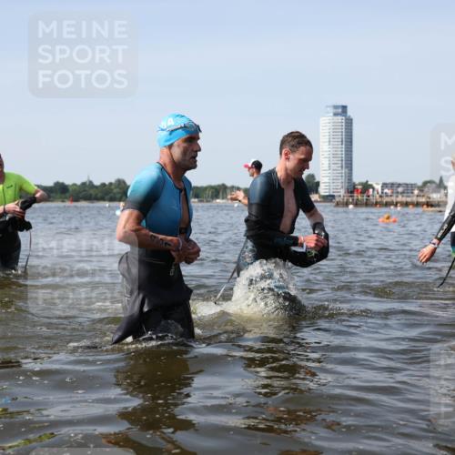 22.06.2025 - Viking Triathlon Michael Strokosch http://msf.ph/oto/8057684 22.06.2025 10:39:01 Schwimmen 26, 40, 57, 79, 148, 181, 185, 210, 211, 295, 336, 351, 408, 416, 451, 654 meine-sportfotos.de