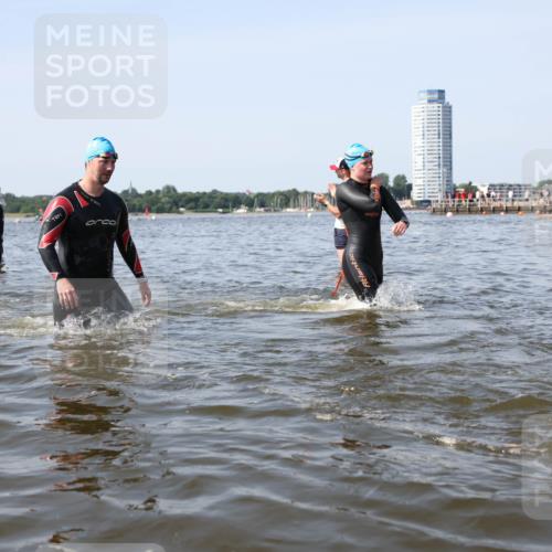 22.06.2025 - Viking Triathlon Michael Strokosch http://msf.ph/oto/8057685 22.06.2025 10:36:31 Schwimmen 42, 88, 101, 232, 251, 332 meine-sportfotos.de