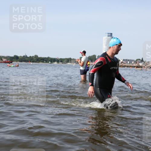 22.06.2025 - Viking Triathlon Michael Strokosch http://msf.ph/oto/8057694 22.06.2025 10:36:33 Schwimmen 42, 88, 232, 251, 332 meine-sportfotos.de