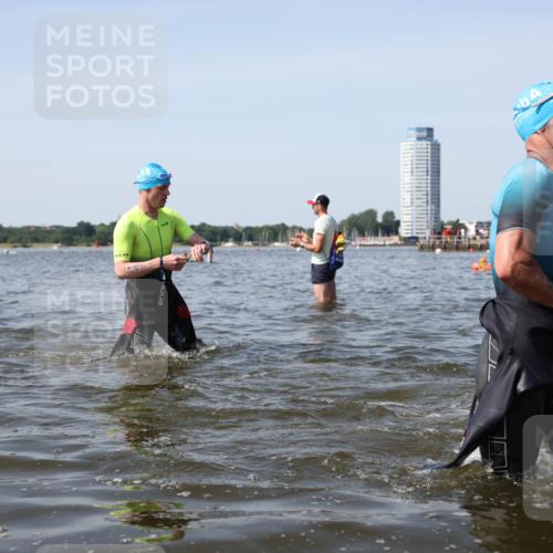 22.06.2025 - Viking Triathlon Michael Strokosch http://msf.ph/oto/8057698 22.06.2025 10:39:03 Schwimmen 26, 40, 57, 79, 148, 181, 185, 210, 295, 336, 351, 408, 416, 451, 654 meine-sportfotos.de