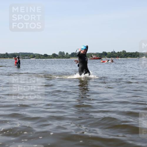 22.06.2025 - Viking Triathlon Michael Strokosch http://msf.ph/oto/8057702 22.06.2025 10:36:37 Schwimmen 42, 232, 251, 332 meine-sportfotos.de
