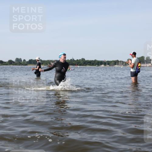 22.06.2025 - Viking Triathlon Michael Strokosch http://msf.ph/oto/8057704 22.06.2025 10:36:38 Schwimmen 42, 232, 251, 332 meine-sportfotos.de