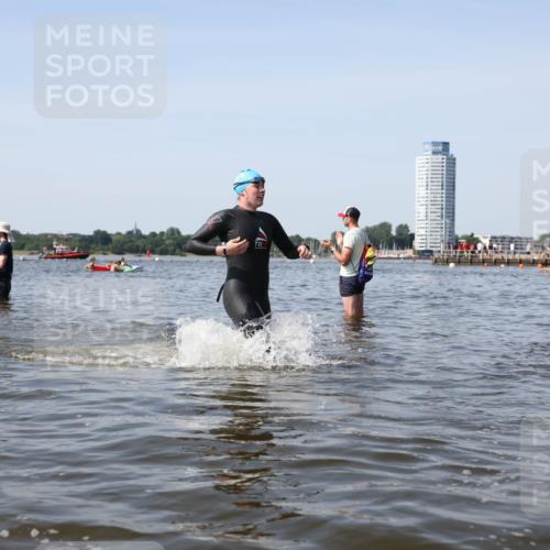 22.06.2025 - Viking Triathlon Michael Strokosch http://msf.ph/oto/8057713 22.06.2025 10:36:39 Schwimmen 42, 232, 251, 332 meine-sportfotos.de