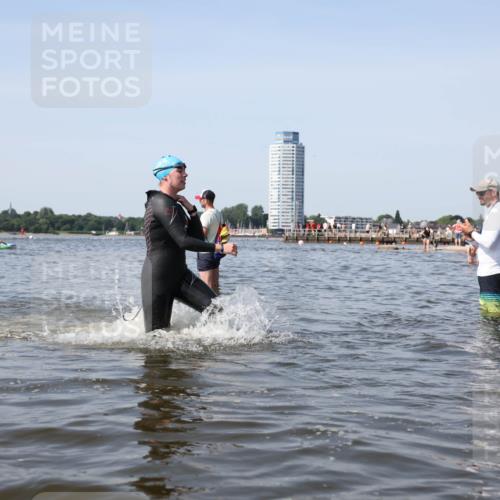 22.06.2025 - Viking Triathlon Michael Strokosch http://msf.ph/oto/8057715 22.06.2025 10:36:39 Schwimmen 42, 232, 251, 332 meine-sportfotos.de