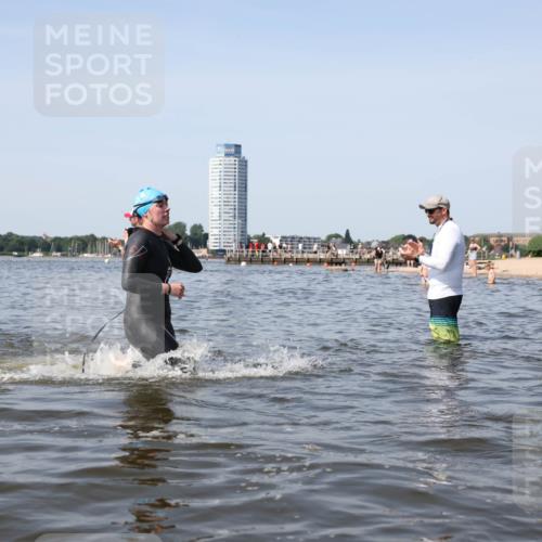 22.06.2025 - Viking Triathlon Michael Strokosch http://msf.ph/oto/8057718 22.06.2025 10:36:40 Schwimmen 42, 232, 251, 332 meine-sportfotos.de