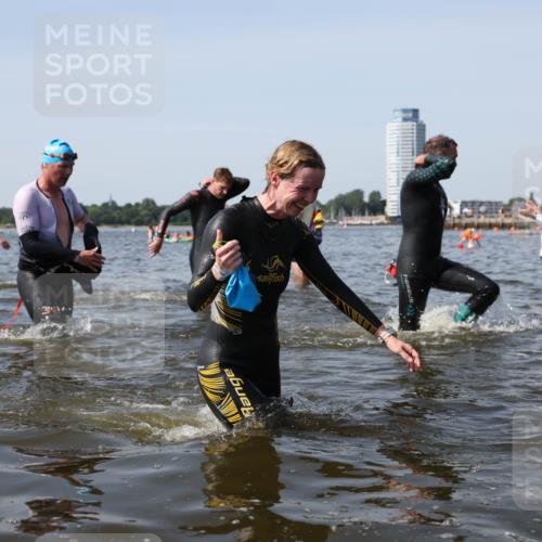 22.06.2025 - Viking Triathlon Michael Strokosch http://msf.ph/oto/8057719 22.06.2025 10:39:07 Schwimmen 40, 57, 79, 148, 181, 182, 185, 276, 295, 351, 386, 408, 416, 451, 536, 654 meine-sportfotos.de